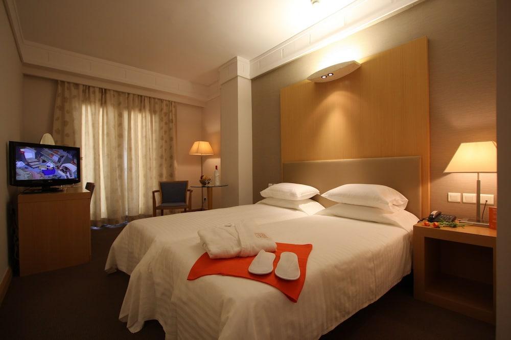 Central Hotel Athena Bagian luar foto