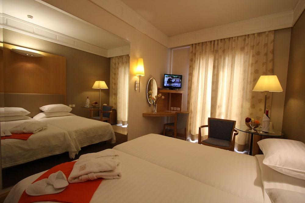 Central Hotel Athena Bagian luar foto