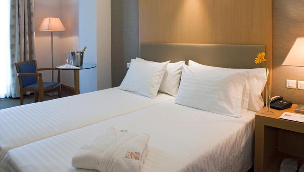 Central Hotel Athena Bagian luar foto