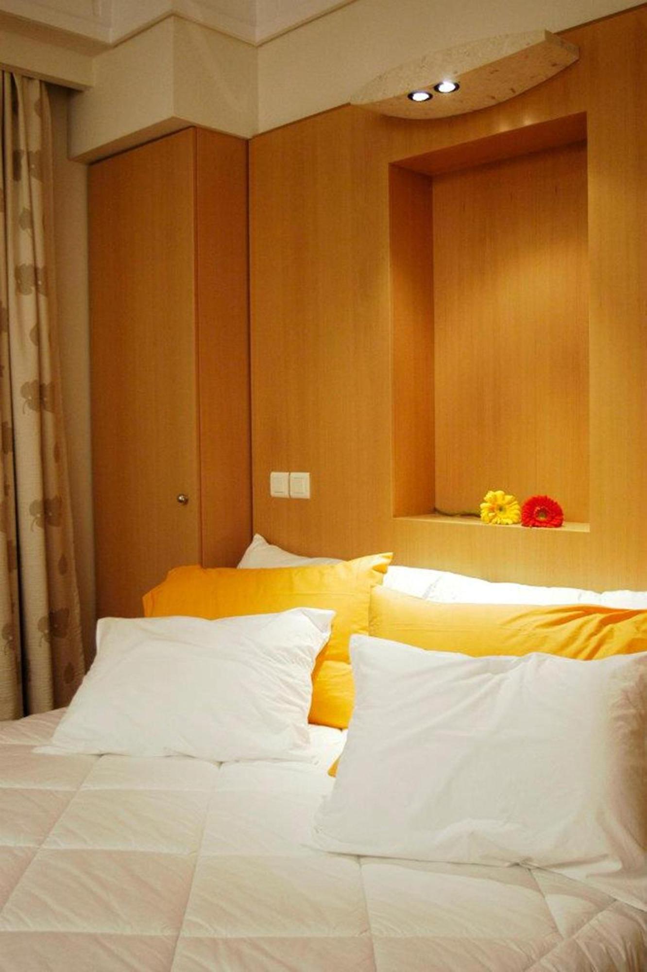Central Hotel Athena Bagian luar foto