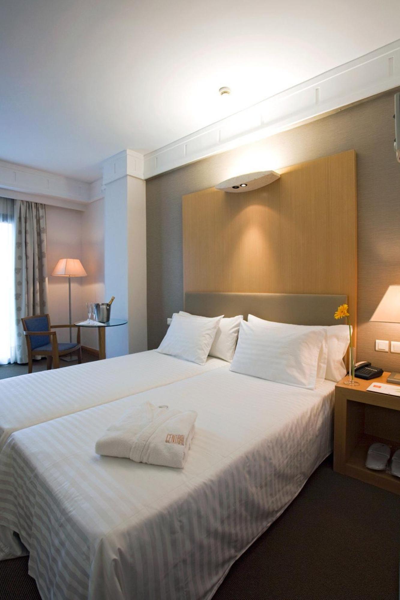 Central Hotel Athena Bagian luar foto