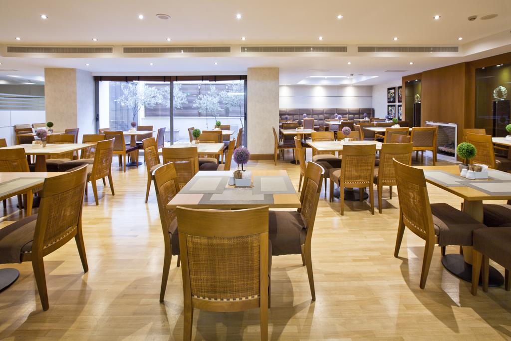 Central Hotel Athena Bagian luar foto