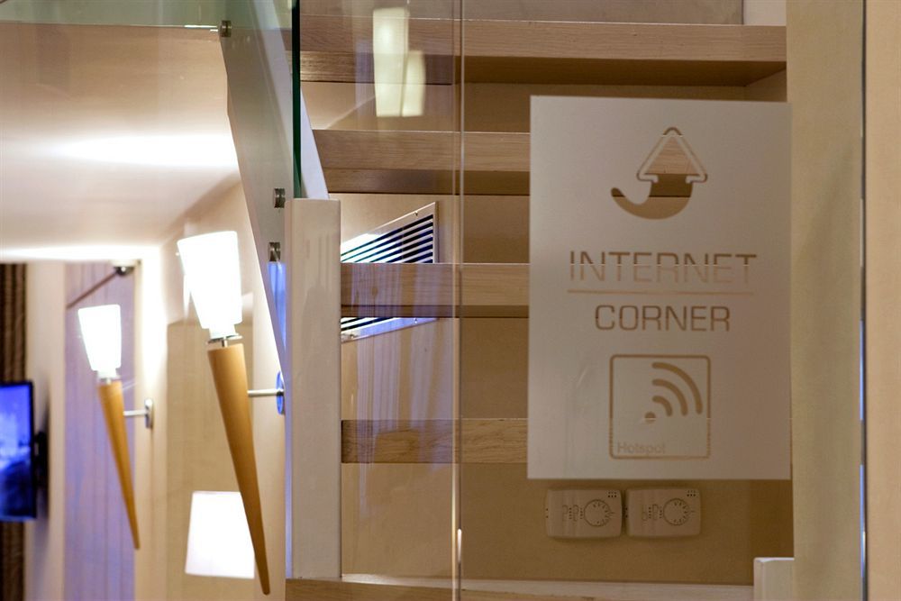 Central Hotel Athena Bagian luar foto