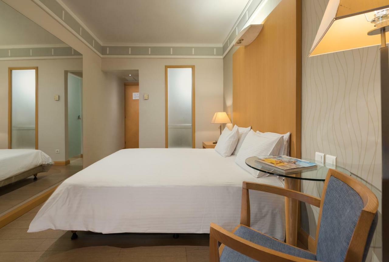 Central Hotel Athena Bagian luar foto