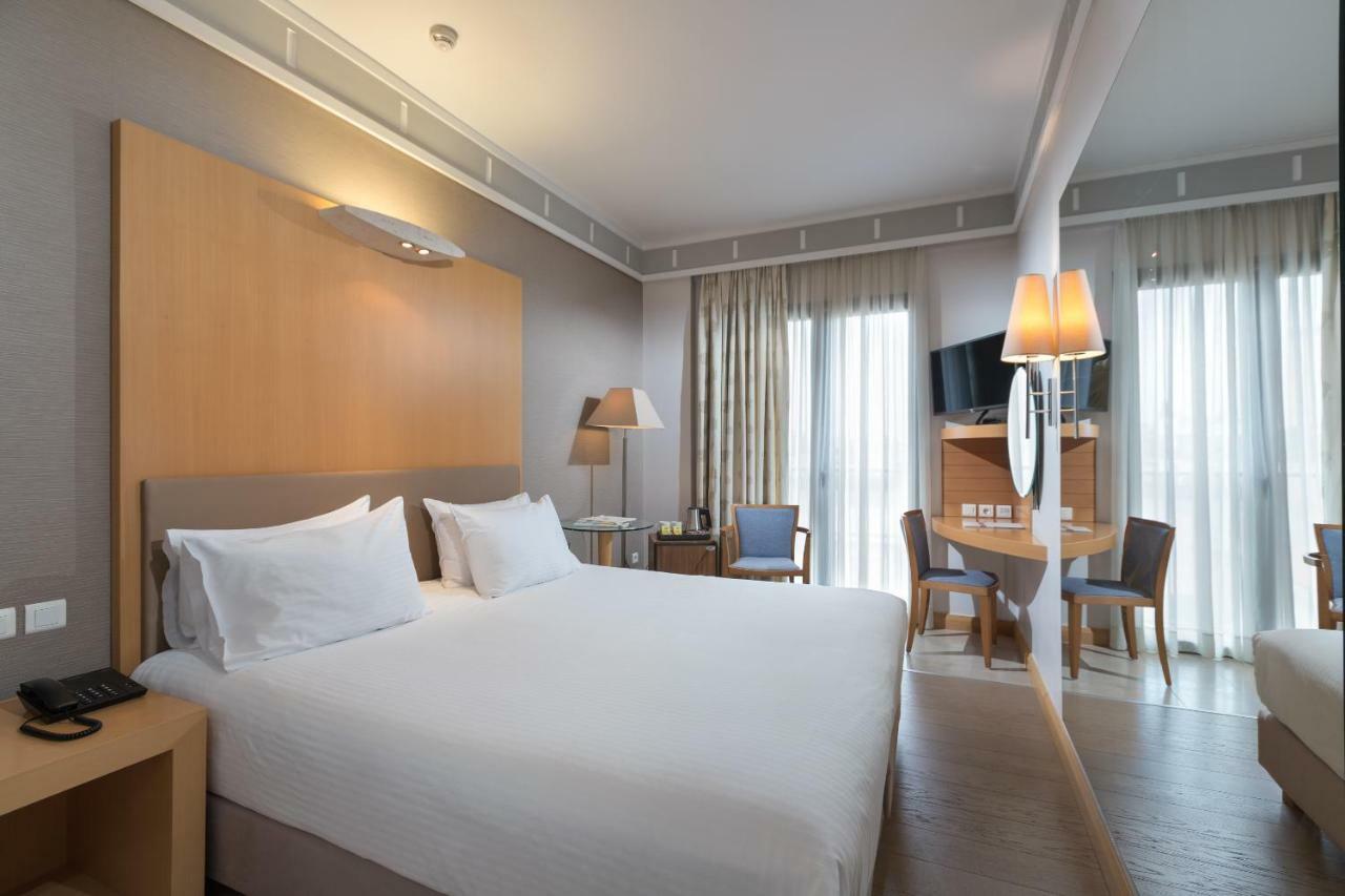 Central Hotel Athena Bagian luar foto