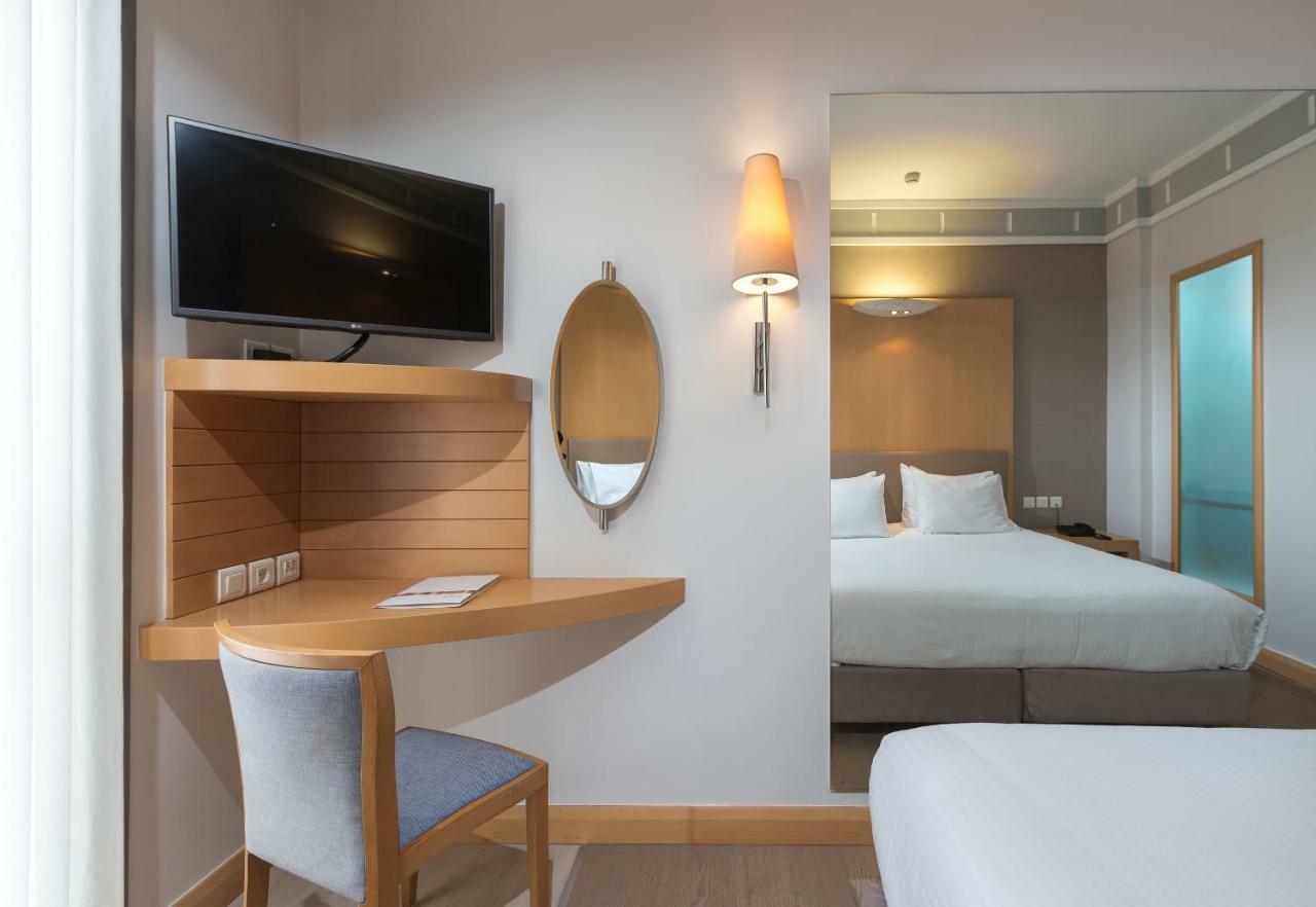 Central Hotel Athena Bagian luar foto