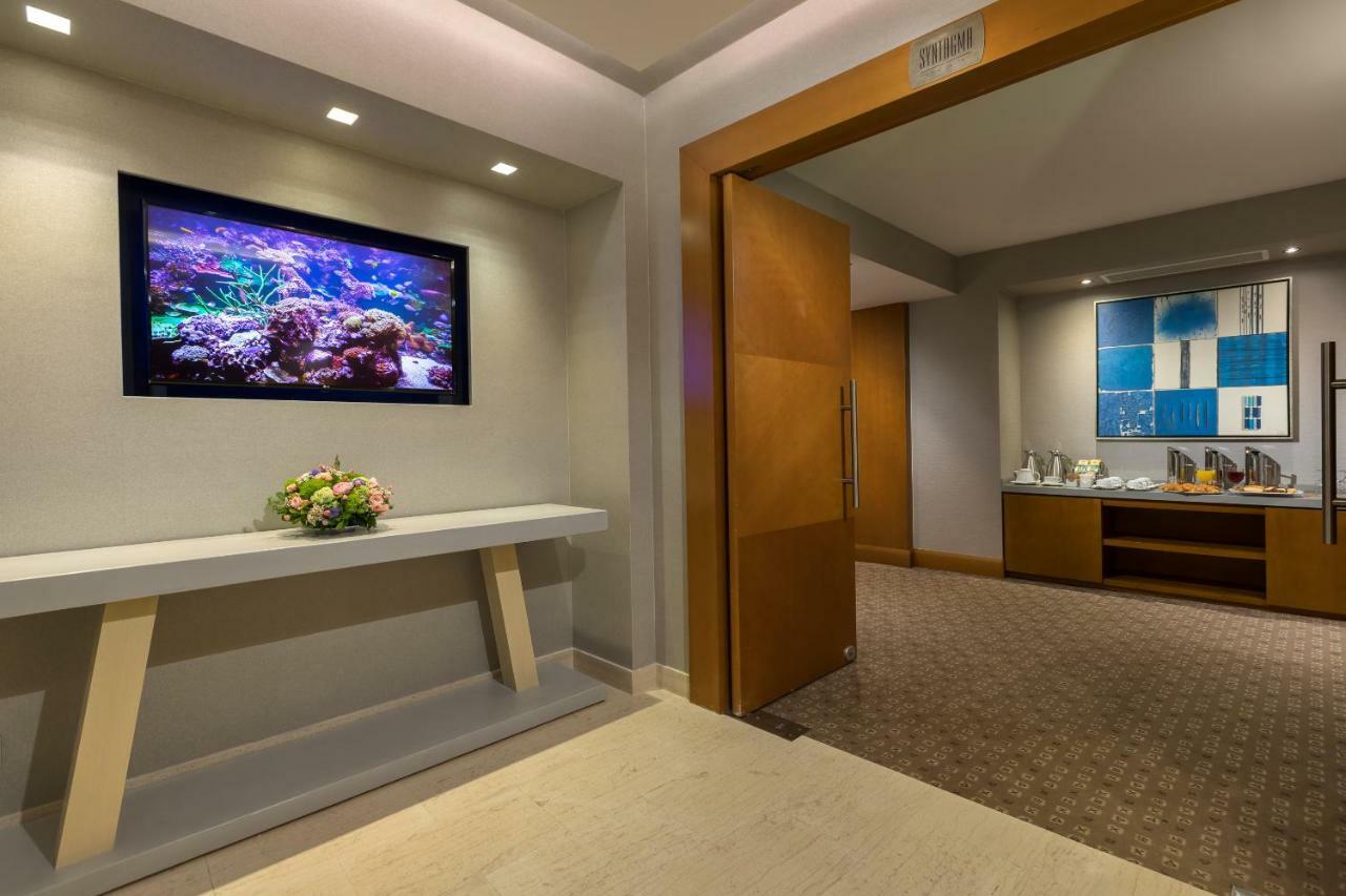 Central Hotel Athena Bagian luar foto